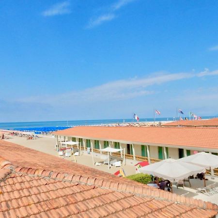 Attico Al Mare Διαμέρισμα Βιαρέτζιο Εξωτερικό φωτογραφία