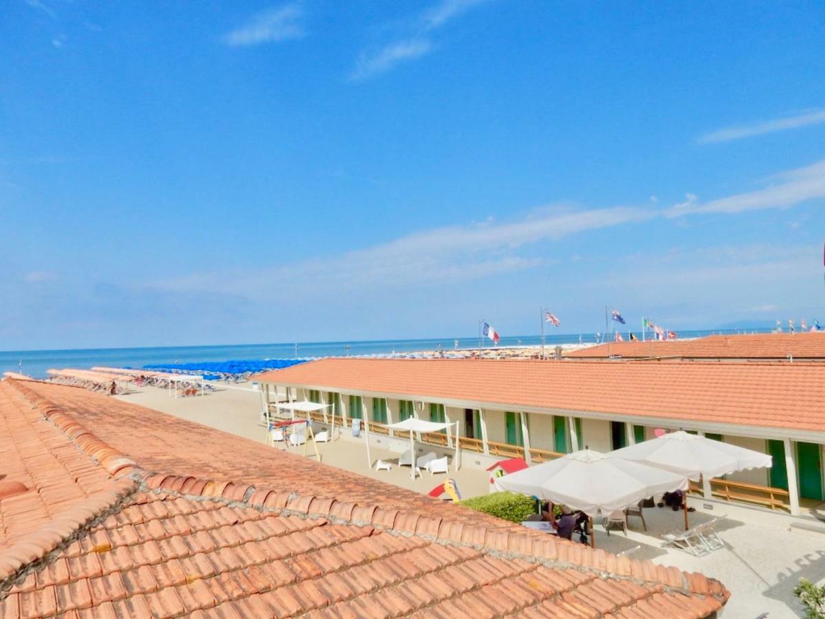 Attico Al Mare Διαμέρισμα Βιαρέτζιο Εξωτερικό φωτογραφία