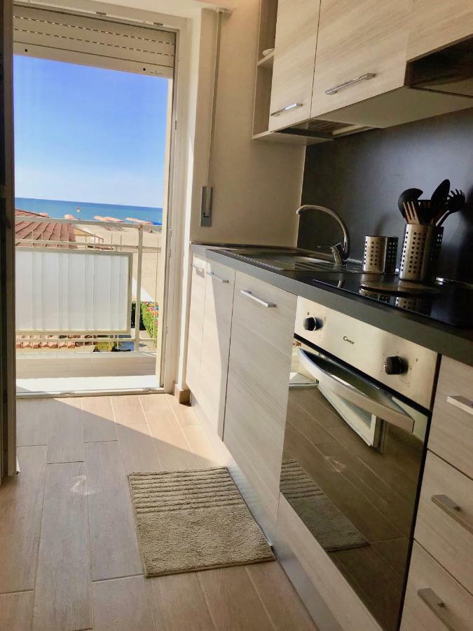 Attico Al Mare Διαμέρισμα Βιαρέτζιο Εξωτερικό φωτογραφία