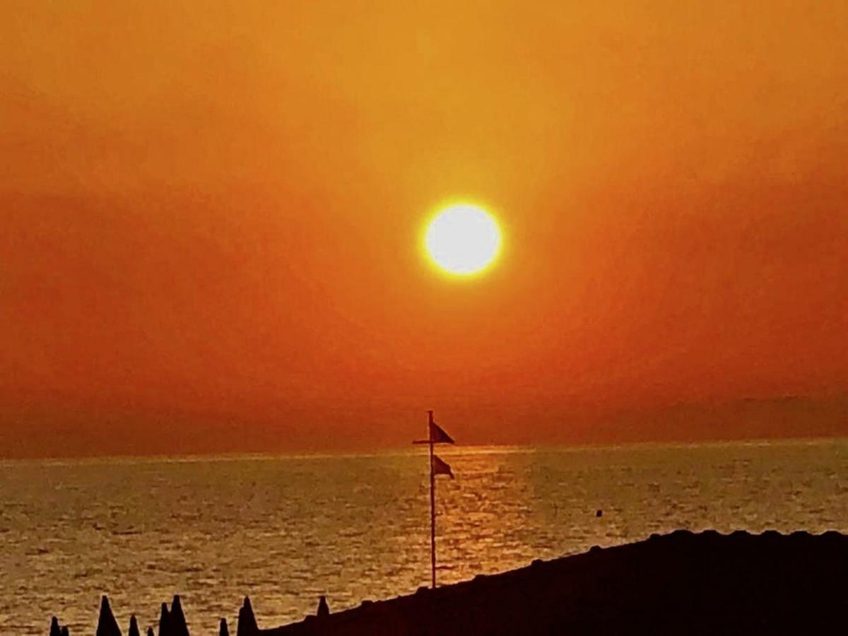 Attico Al Mare Διαμέρισμα Βιαρέτζιο Εξωτερικό φωτογραφία
